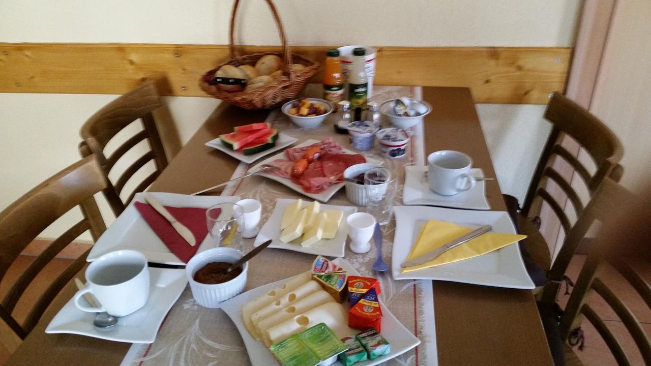 Gasthaus ,,Zum Schwarzen Baer" Gusten Eksteriør bilde